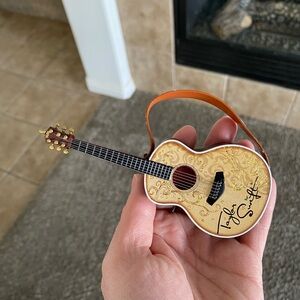Taylor Swift Singing “Mine” Hallmark Ornament